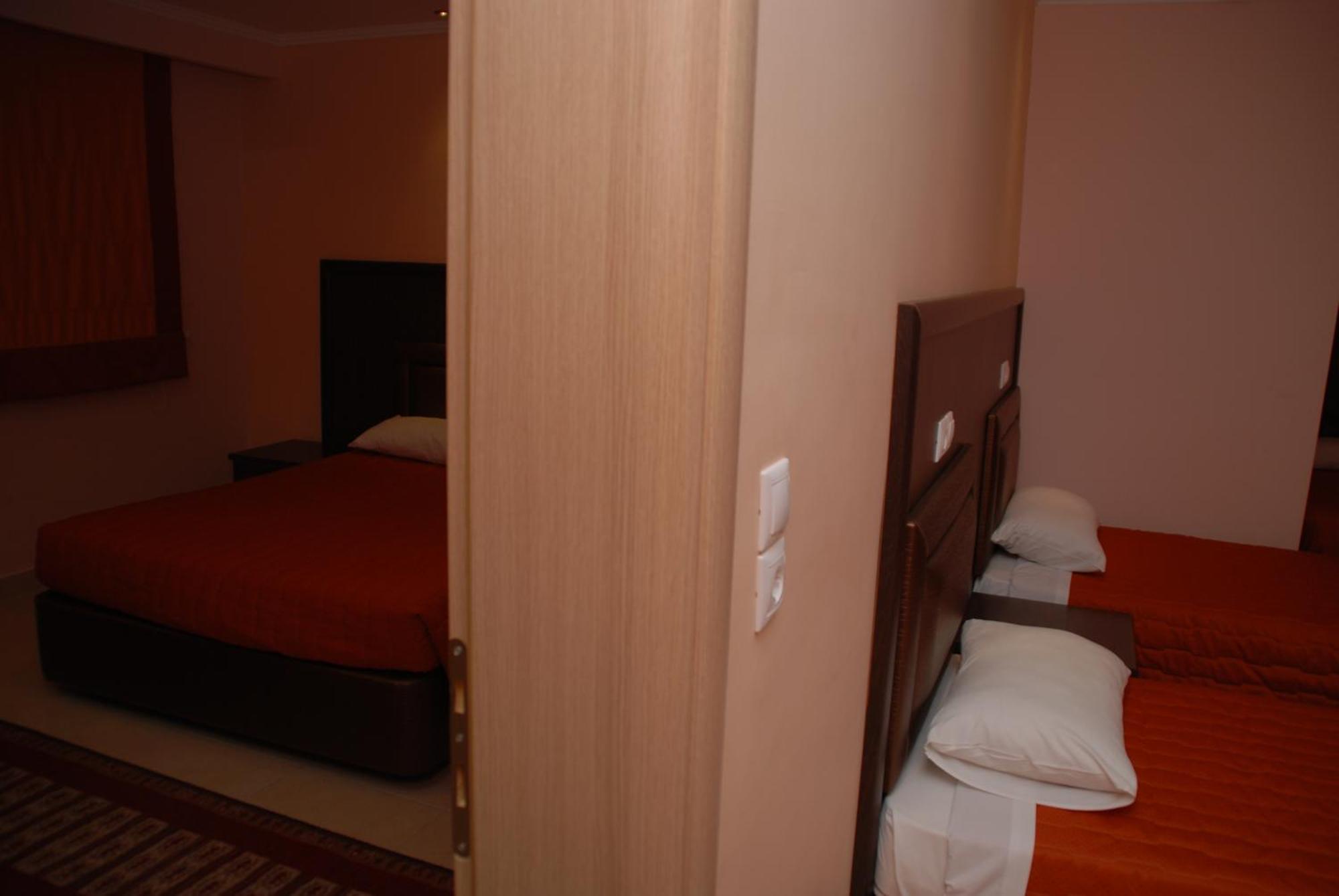 Grand Platon Hotel Olympiakí Aktí エクステリア 写真